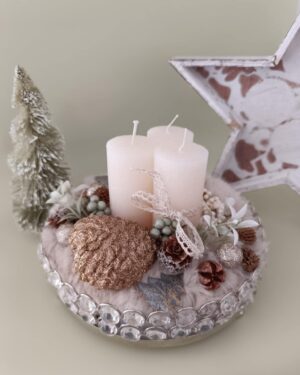 Csillogó bronz szíves asztali dekoráció 